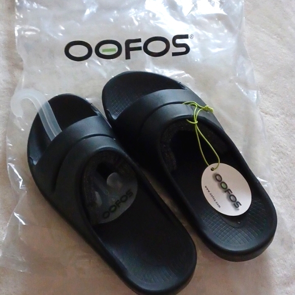 OOFOS Unisex OOahh Black Slide Sandals Sz 12 Women Sz 10 Men - Picture 1 of 10